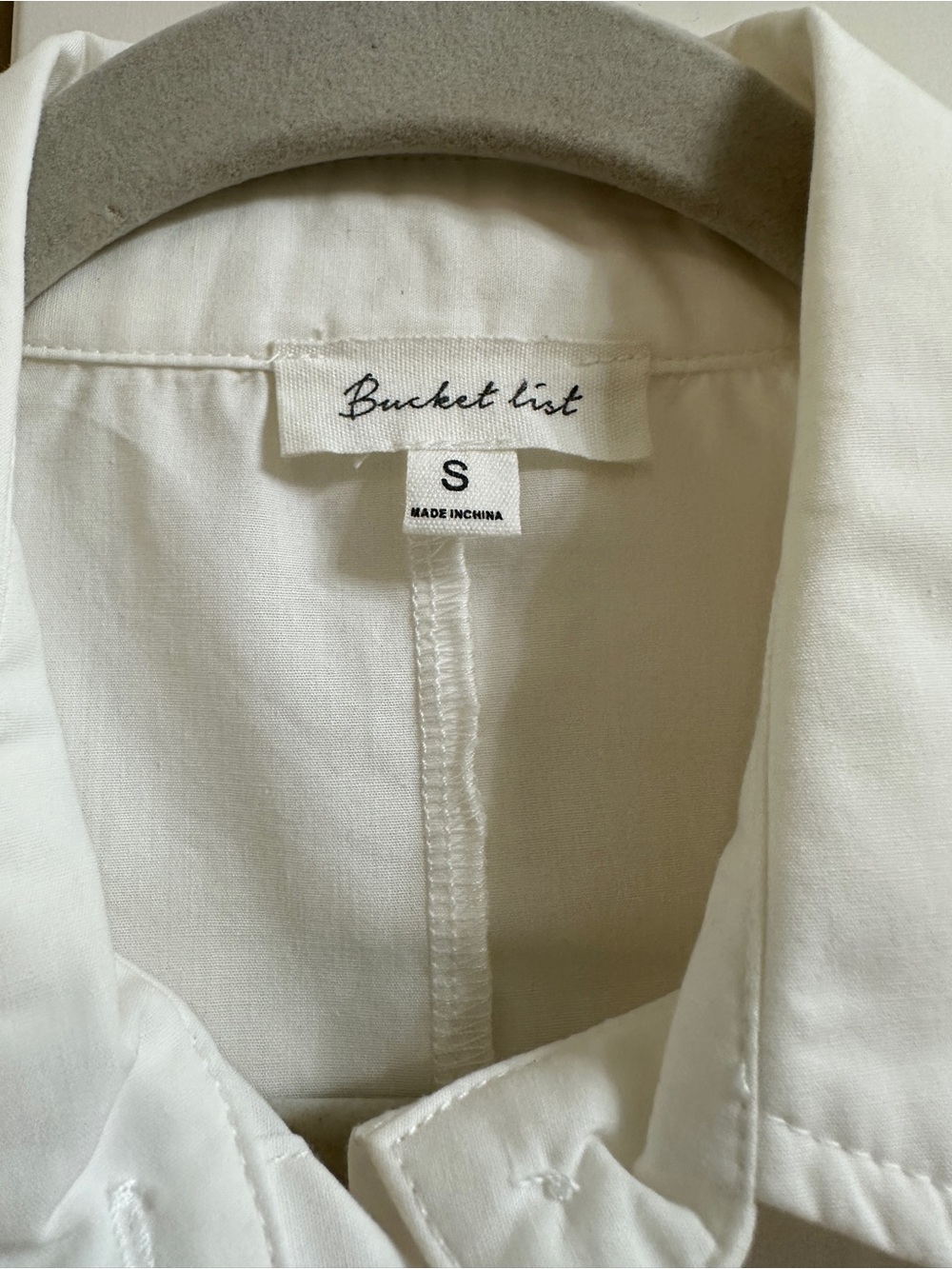 Bucket List Ivory Ruffle-Sleeve Button-Up Blouse - Picture 3 of 5